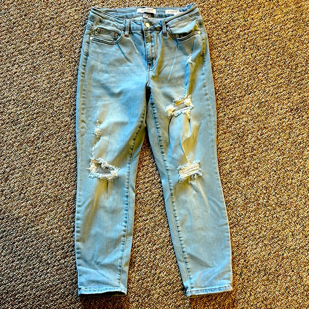 Judy Blue light wash distressed crop jeans - boyfriend fit